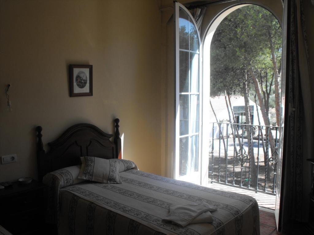 Hostal Nicol'S Hotel Luque Bagian luar foto